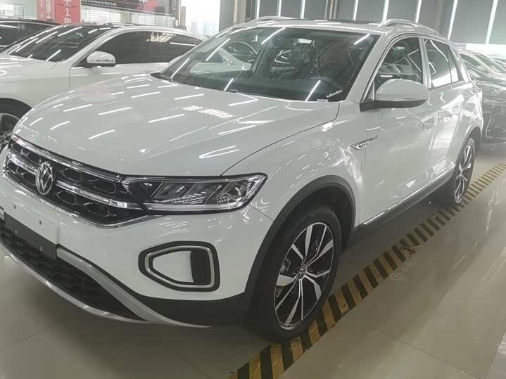 Открыть фотографии: Volkswagen T-Roc I (China Market) Рестайлинг