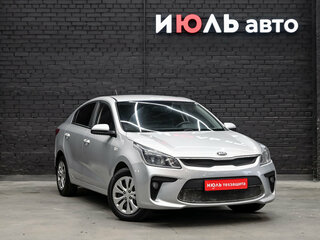 2018 Kia Rio IV, серебристый, 1300000 рублей, вид 3