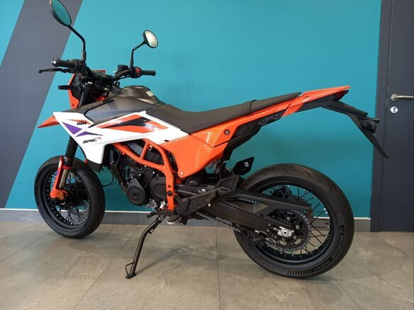 2026 KTM 390 SMC R, оранжевый, 749000 рублей - вид 3