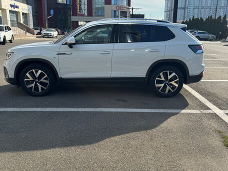 2023 Volkswagen Tayron I Рестайлинг, белый, 2770000 рублей, вид 4