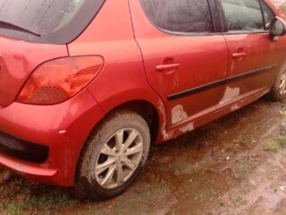 2008 Peugeot 207 I, красный, 150000 рублей, вид 1