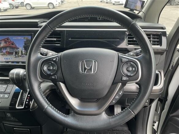 2019 Honda Stepwgn Spada V Рестайлинг, белый, 1957000 рублей - вид 8