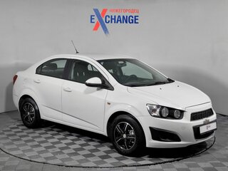 2013 Chevrolet Aveo II, белый, 599000 рублей, вид 3