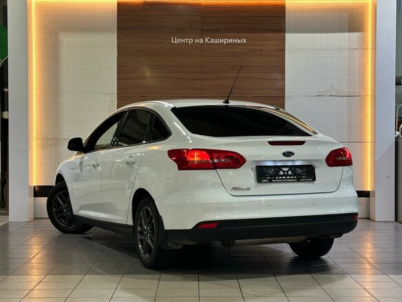 2015 Ford Focus III Рестайлинг, белый, 959900 рублей - вид 5
