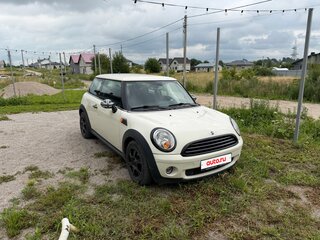 2009 Mini Hatch One II (R56), белый, 700000 рублей, вид 2