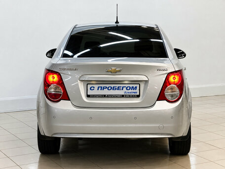 2014 Chevrolet Aveo II, серебристый, 465000 рублей, вид 3