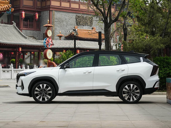 2026 Geely Atlas II, белый, 2690000 рублей - вид 4