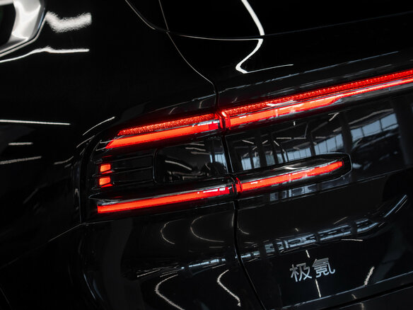 2026 Zeekr 8X 70 kWh, чёрный - вид 33