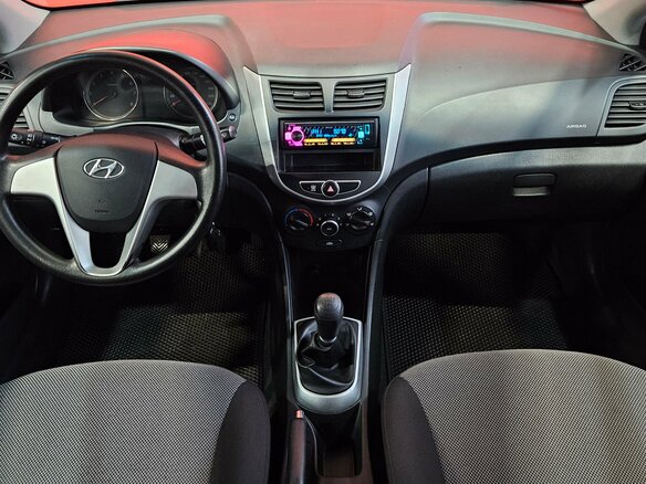 2013 Hyundai Solaris I, белый, 789000 рублей - вид 8