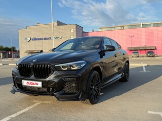 2022 BMW X6 40i III (G06), чёрный, 7640000 рублей, вид 1