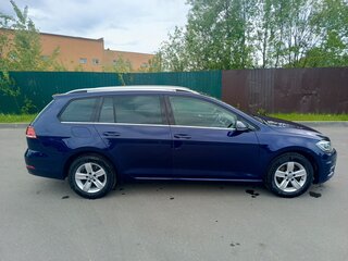2018 Volkswagen Golf VII Рестайлинг, синий, 1540000 рублей, вид 4