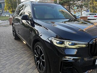 2021 BMW X7 30d I (G07), чёрный, 9950000 рублей, вид 2