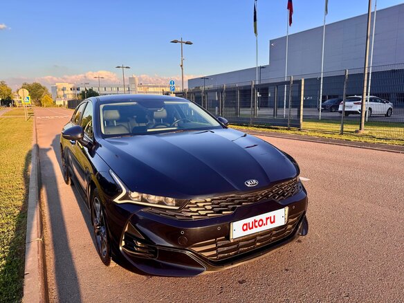 2021 Kia K5 III, синий - вид 2