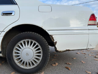 1998 Toyota Crown X (S150), белый, 580000 рублей, вид 3