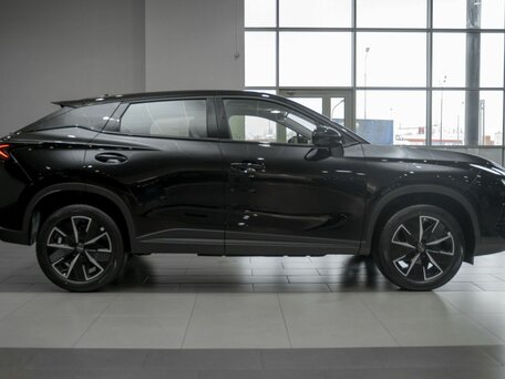 2026 Omoda C5 II, чёрный, 2826025 рублей, вид 4