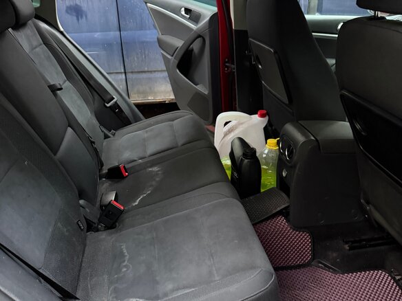 2011 Volkswagen Tiguan I Рестайлинг, красный, 1050000 рублей - вид 12