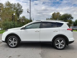 2017 Toyota RAV4 IV (XA40) Рестайлинг, белый, 2550000 рублей, вид 2