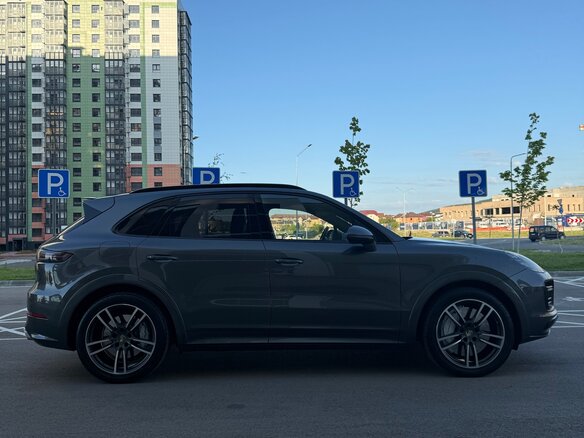 2019 Porsche Cayenne Turbo III, серый, 5700000 рублей - вид 14