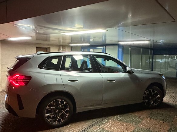 2025 BMW X3 20d xDrive IV (G45/G48), серый, 8000000 рублей - вид 4