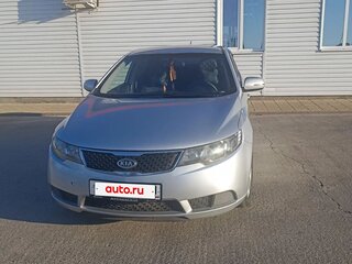 2011 Kia Cerato 6-speed II, серебристый, 760000 рублей, вид 1