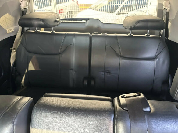 2011 Lexus LX 570 III, серебристый, 2970000 рублей - вид 30