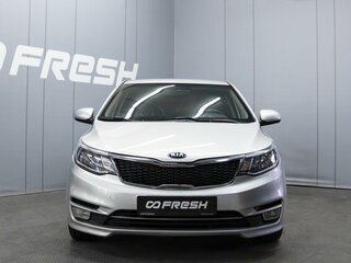 2015 Kia Rio III Рестайлинг, серебристый, 1050000 рублей, вид 3