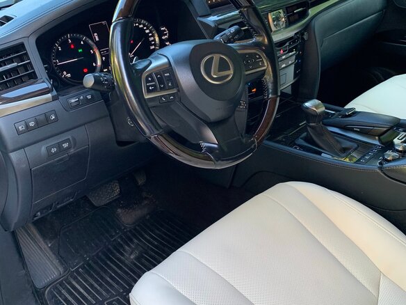 2016 Lexus LX 450d III Рестайлинг 2, белый, 5950000 рублей - вид 9