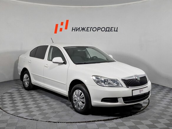 2013 Skoda Octavia II (A5) Рестайлинг, белый, 859000 рублей - вид 3