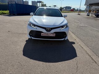 2018 Toyota Camry VIII (XV70), белый, 2350000 рублей, вид 1