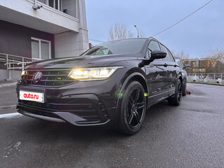 2021 Volkswagen Tiguan II Рестайлинг, чёрный, 4350000 рублей, вид 1