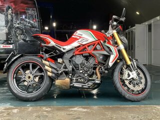 2017 MV Agusta Dragster 800, красный, 1930000 рублей, вид 2