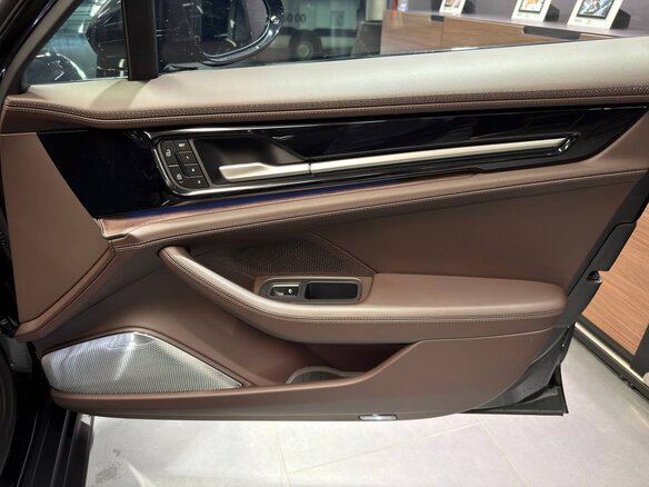 2026 Porsche Panamera 4 E-Hybrid Executive III, чёрный, 26990000 рублей - вид 18