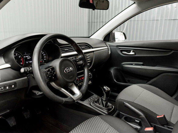 2018 Kia Rio X-Line IV, чёрный, 1580000 рублей - вид 9