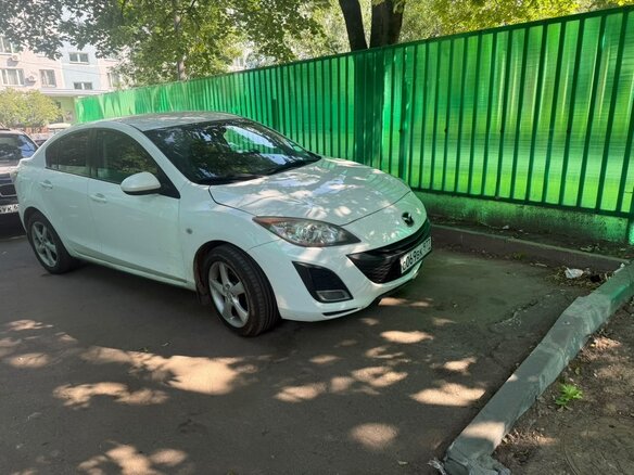 2009 Mazda 3 II (BL), белый, 600000 рублей