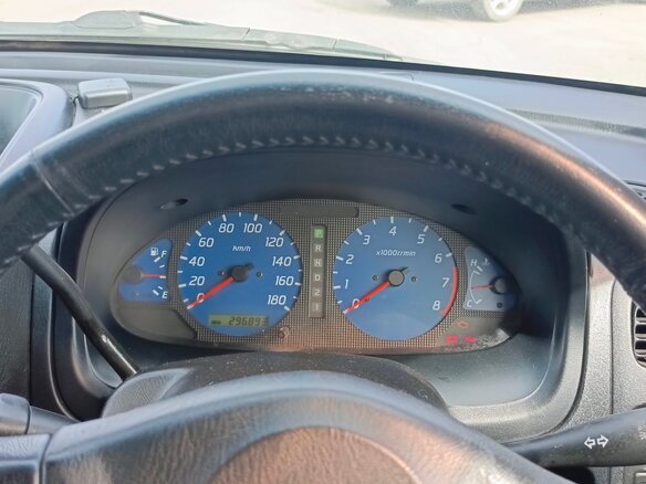 2001 Nissan Cube I Рестайлинг (Z10), белый - вид 8