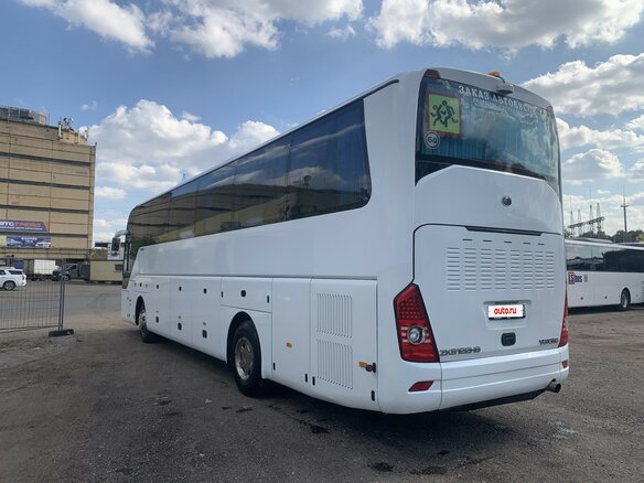 2017 Yutong ZK6122H9, белый, 7900000 рублей - вид 8