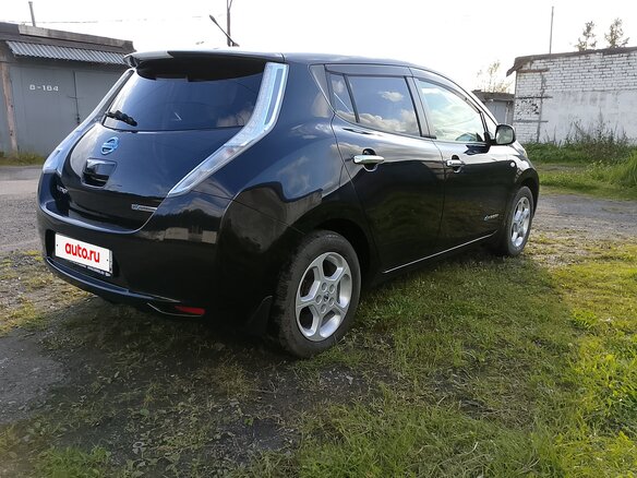 2015 Nissan Leaf 30kWh I (ZE0/AZE0), чёрный, 1100000 рублей - вид 1