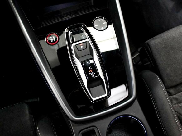 2026 Audi S3 IV (8Y) Рестайлинг, чёрный, 5410000 рублей - вид 13