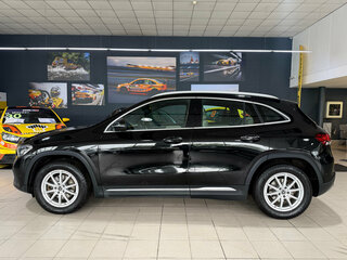 2020 Mercedes-Benz GLA 200 II (H247), чёрный, 2090000 рублей, вид 4