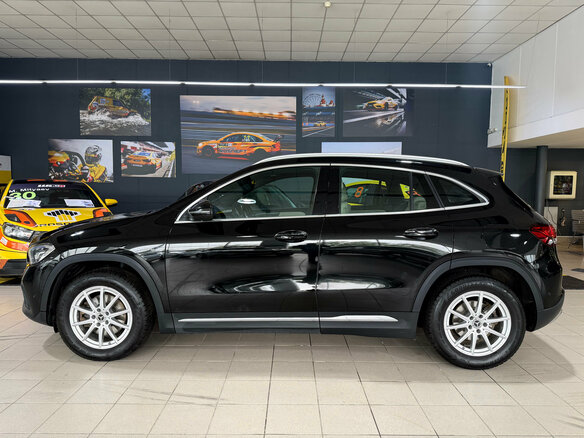 2020 Mercedes-Benz GLA 200 II (H247), чёрный - вид 3