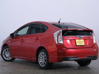 2013 Toyota Prius III Рестайлинг (XW30), красный, 1219000 рублей, вид 4
