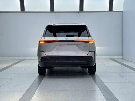 2025 Toyota bZ3X 58.3 kWh, серебристый, 2688011 рублей, вид 2