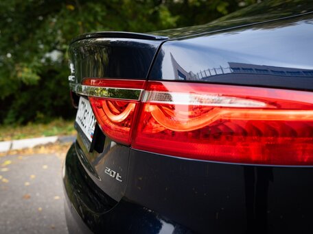 2017 Jaguar XF II, синий, 3500000 рублей, вид 4