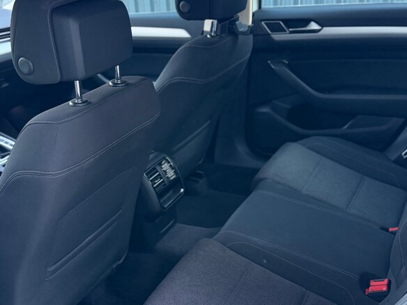 2017 Volkswagen Passat B8, белый, 2070000 рублей - вид 12