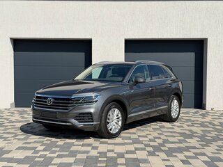 2019 Volkswagen Touareg III, серый, 4400000 рублей, вид 1