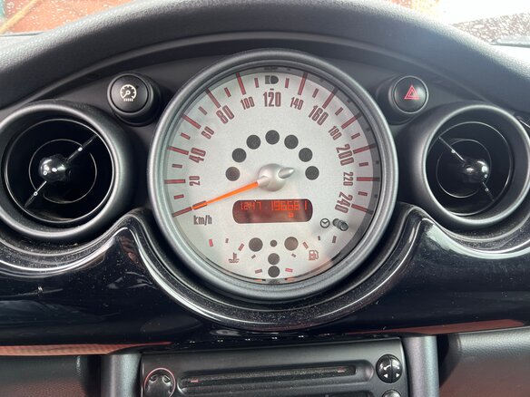 2006 Mini Hatch Cooper I (R50), красный, 530000 рублей - вид 9