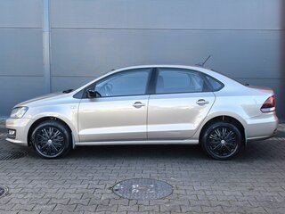 2020 Volkswagen Polo V Рестайлинг, коричневый, 1629000 рублей, вид 2