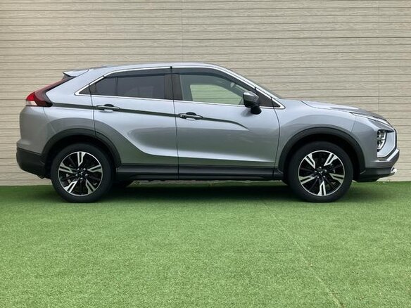 2023 Mitsubishi Eclipse Cross I Рестайлинг, серебристый, 1870000 рублей - вид 3