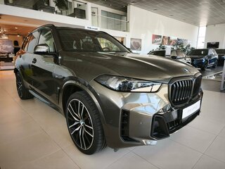 2025 BMW X5 30d IV (G05/G18) Рестайлинг, зелёный, 14200000 рублей, вид 4