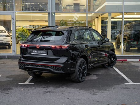 2026 Volkswagen Tiguan L Pro III (China Market), чёрный, 5350000 рублей, вид 4